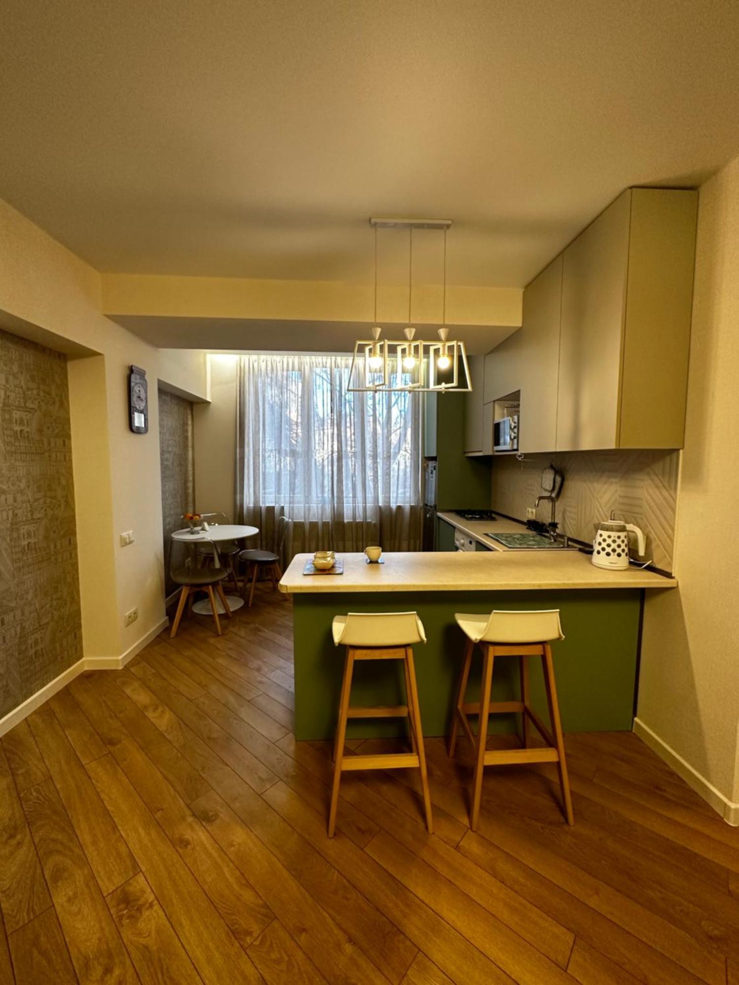 King Tamar N5 Apartment Tbilisi Bagian luar foto