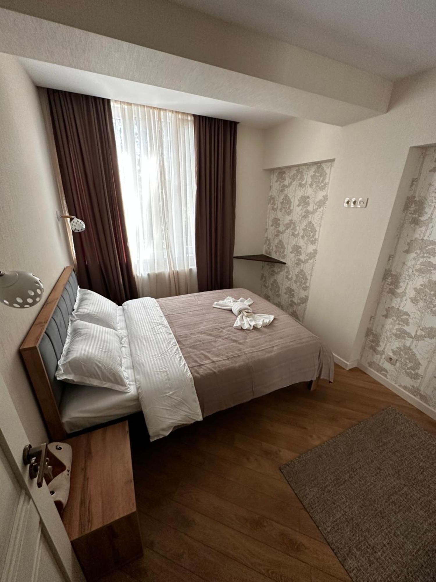King Tamar N5 Apartment Tbilisi Bagian luar foto
